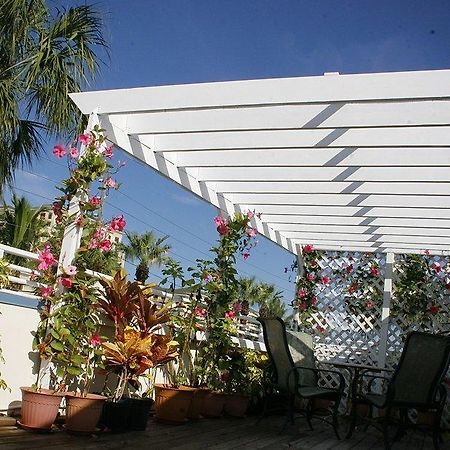 Blue Wave Motel Clearwater Beach Exterior photo